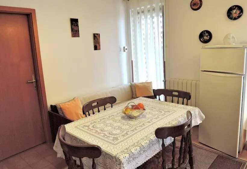 Apartment And Studio Demy