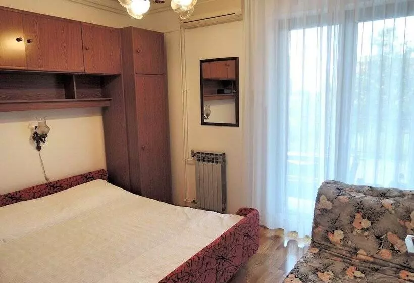 Apartment And Studio Demy