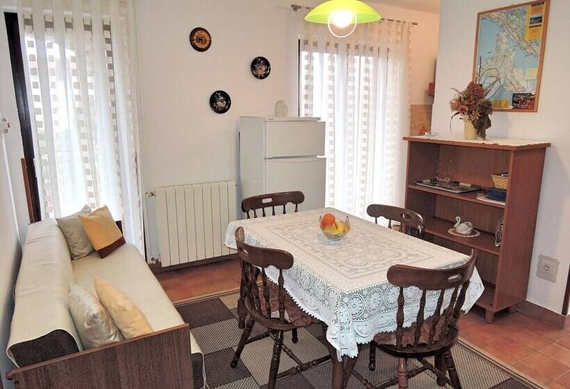 Apartment And Studio Demy