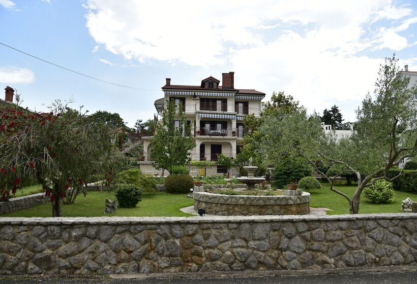 Apartment And Studio Demy