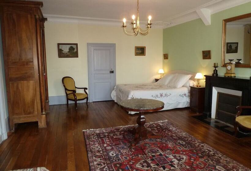 Bed and Breakfast Chateau De Clusors