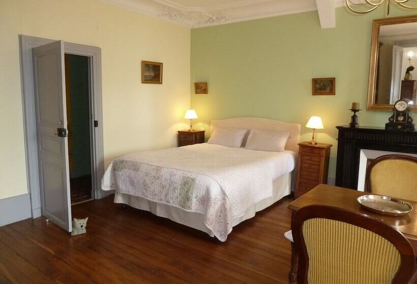 Bed and Breakfast Chateau De Clusors