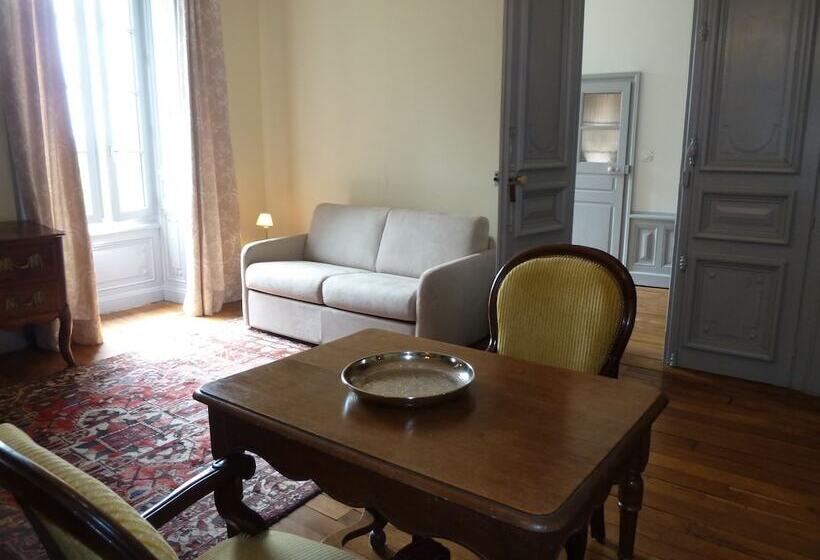 Bed and Breakfast Chateau De Clusors