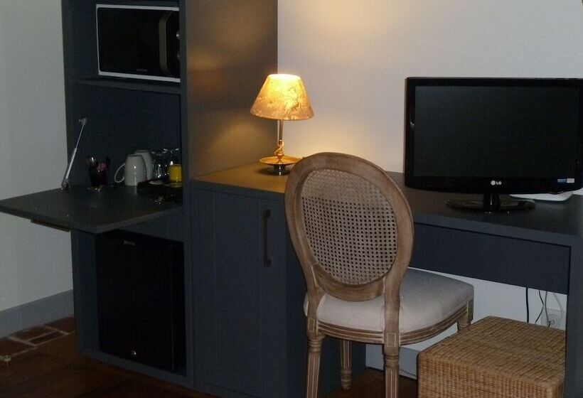 Bed and Breakfast Chateau De Clusors