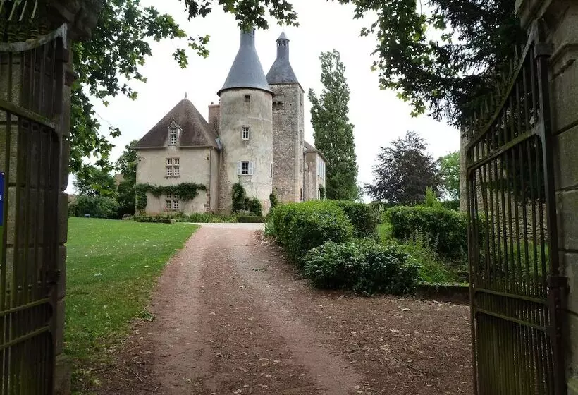 ベッドアンドブレックファースト Chateau De Clusors