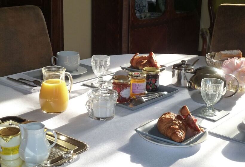 Bed and Breakfast Chateau De Clusors