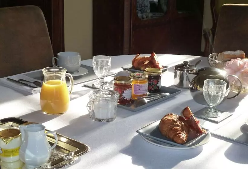 ベッドアンドブレックファースト Chateau De Clusors