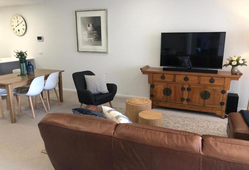 בית מלון כפרי Herald Executive Apartments