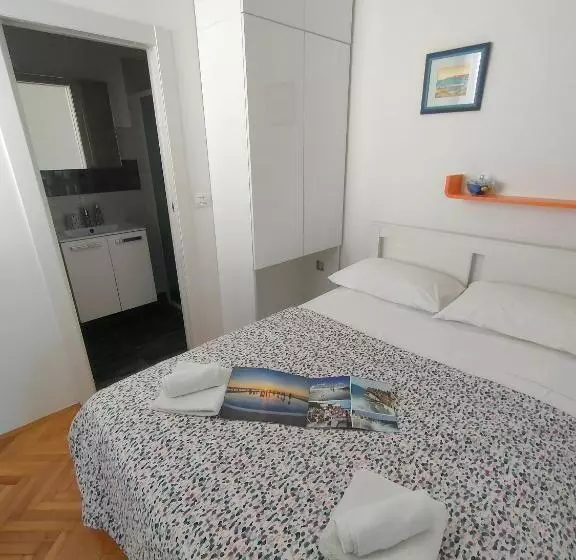 ペンション The Nice Dreams Studio Apartment
