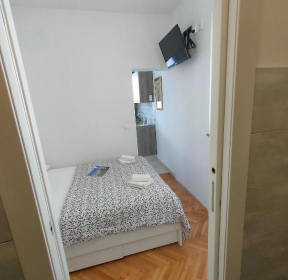 ペンション The Nice Dreams Studio Apartment