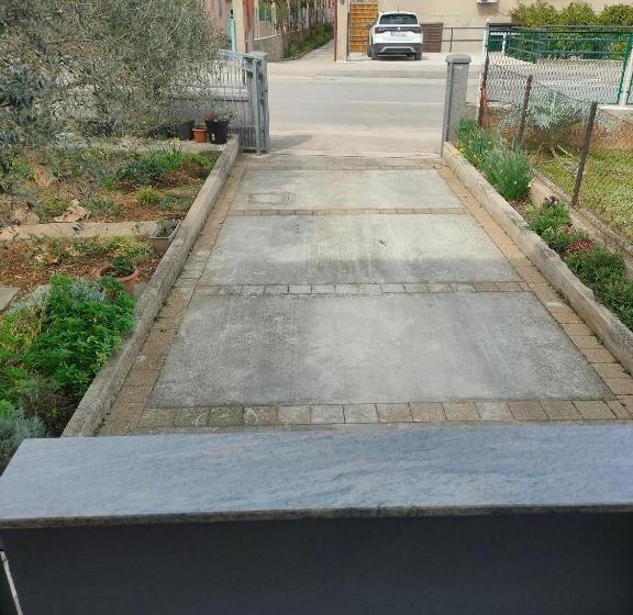 ペンション The Nice Dreams Studio Apartment