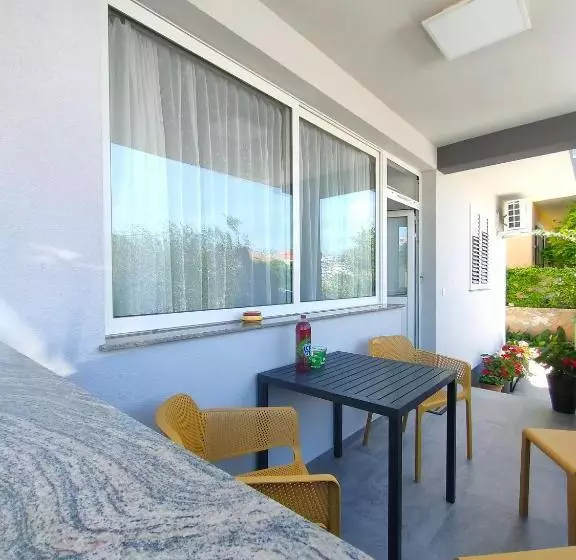 ペンション The Nice Dreams Studio Apartment