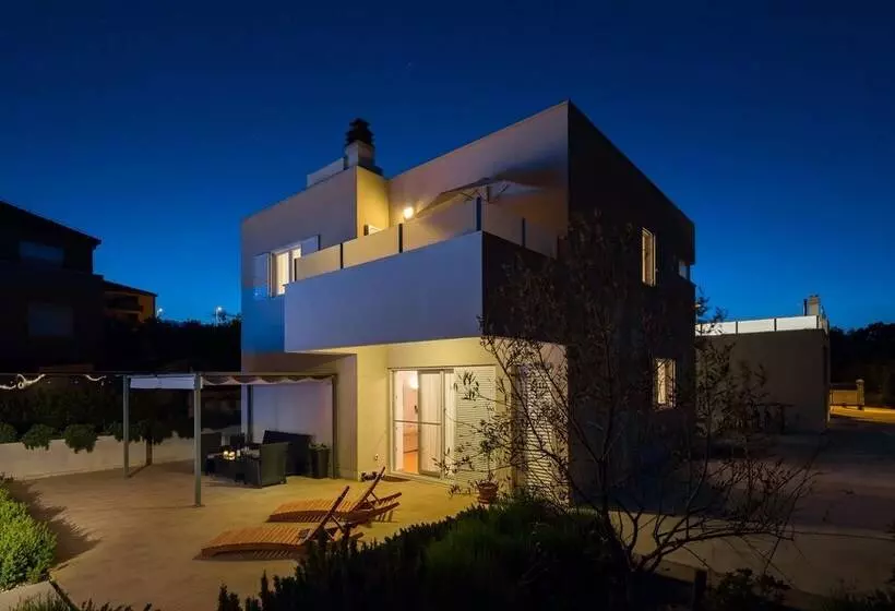 Stunning Villa Sofia With Heated Pool In Split Hinterland