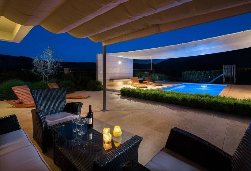 Stunning Villa Sofia With Heated Pool In Split Hinterland