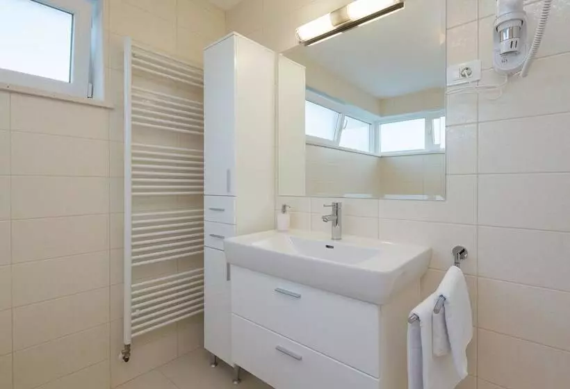 Stunning Villa Sofia With Heated Pool In Split Hinterland