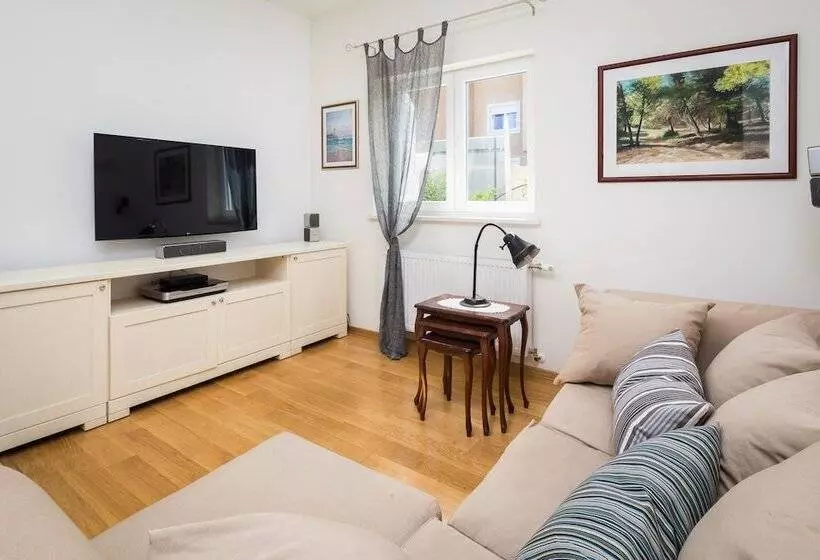 Stunning Villa Sofia With Heated Pool In Split Hinterland