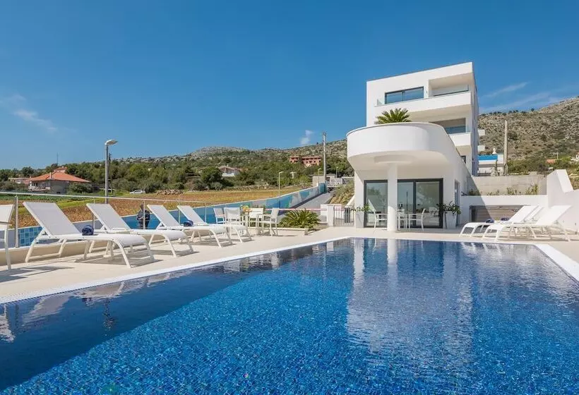 Villas Baotic