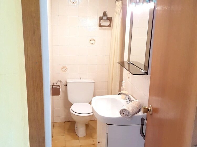 Cozy Apartment In L Ametlla De Merola 73 M² For 4 Guests