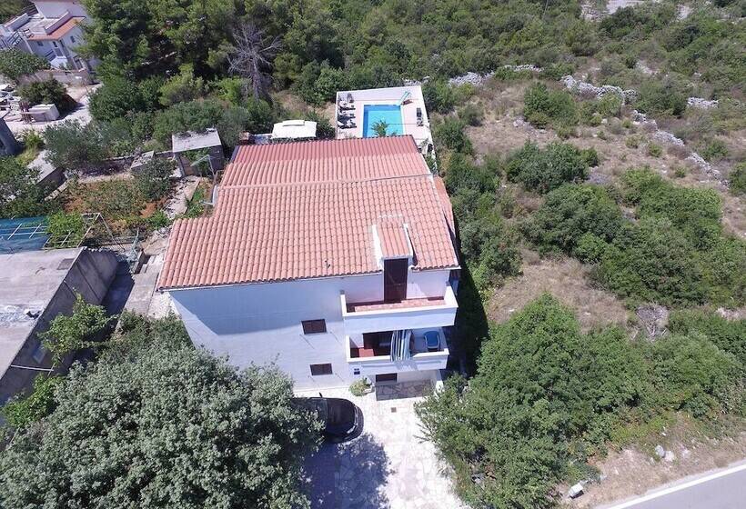 Apartments Villa Velin