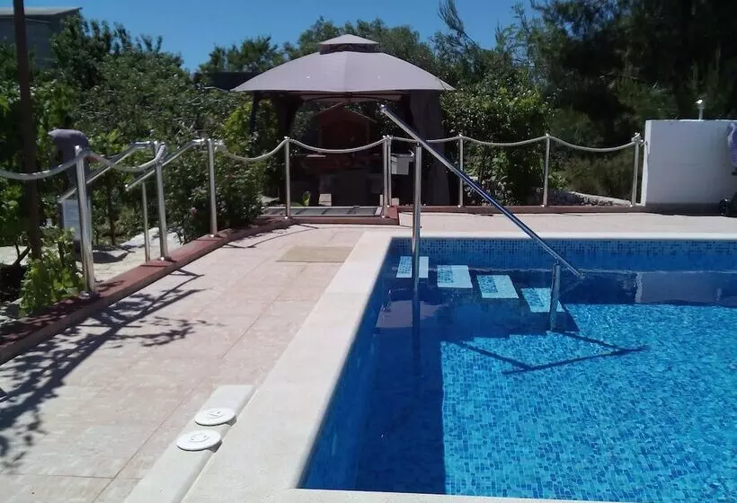 Apartments Villa Velin