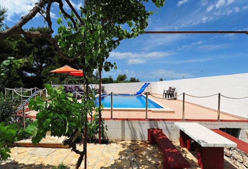 Apartments Villa Velin