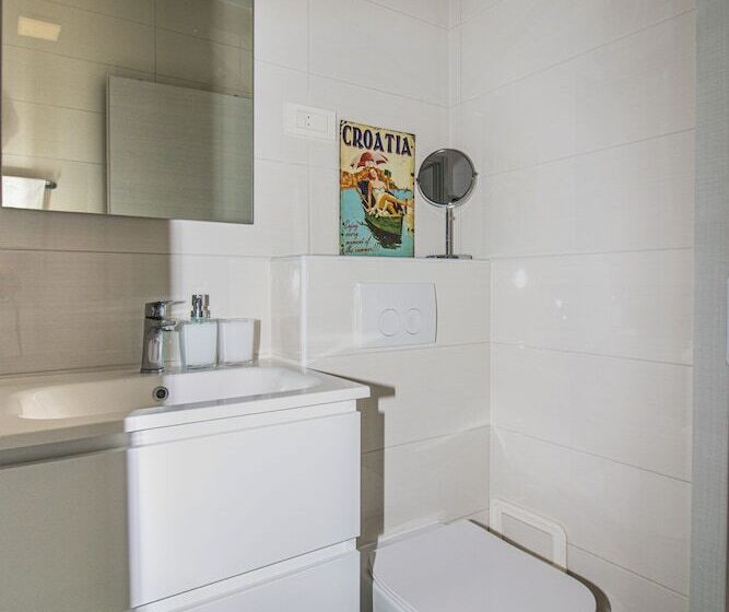 Brand New Suite Next To Palace & Beach