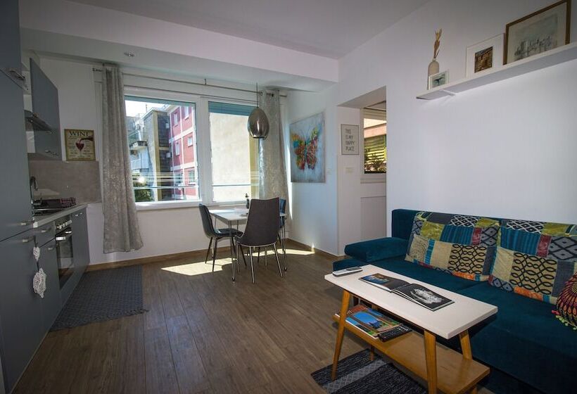 Brand New Suite Next To Palace & Beach