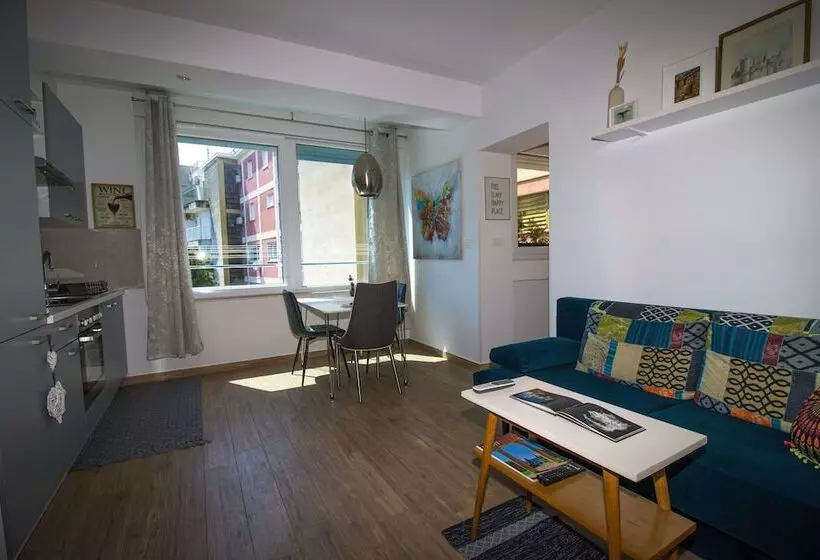 Brand New Suite Next To Palace & Beach