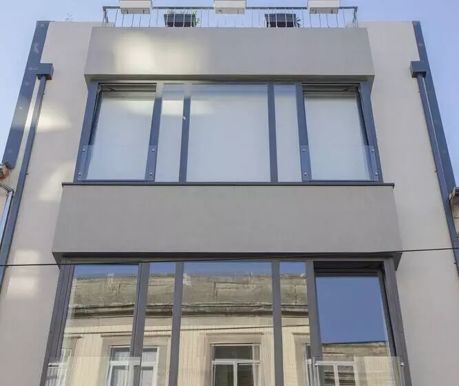 Liiiving | Bright Light Studio