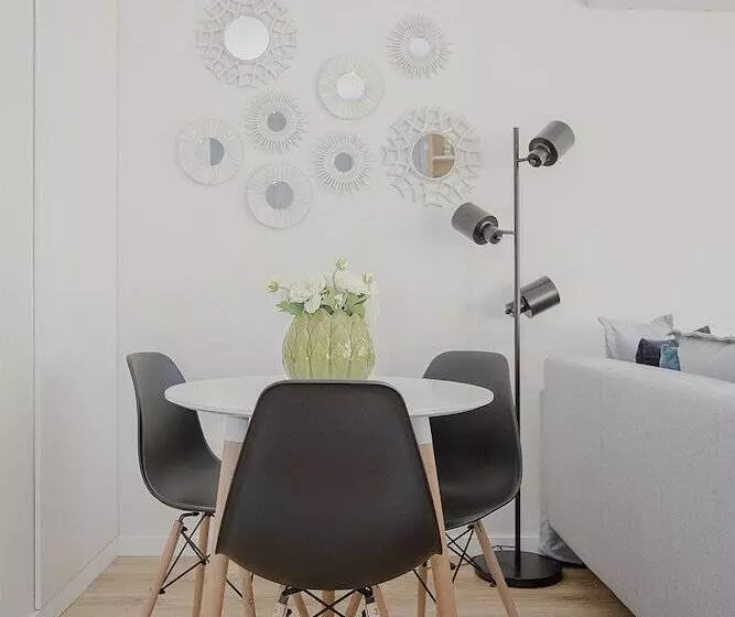 Liiiving | Bright Light Studio