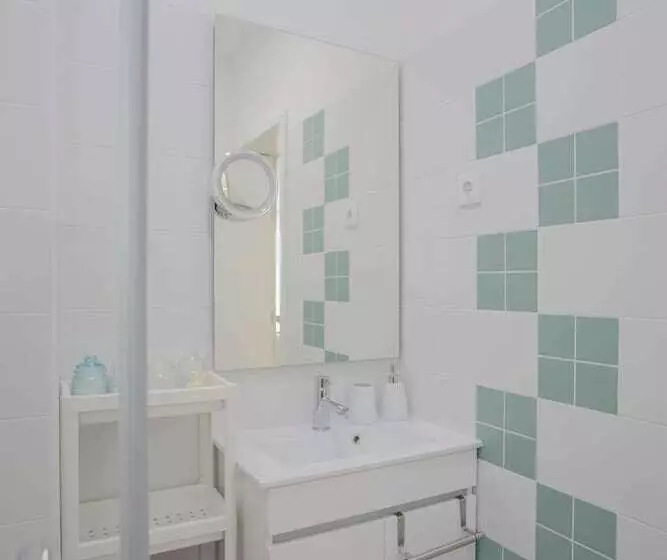 Liiiving | Bright Light Studio