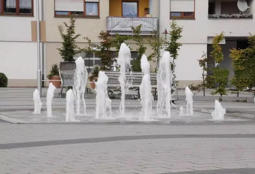 Majatalo Boardinghouse Sinsheim Zentral Am Burgplatz