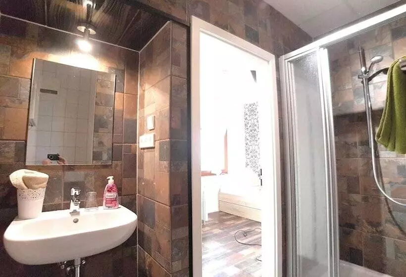 Majatalo Boardinghouse Sinsheim Zentral Am Burgplatz