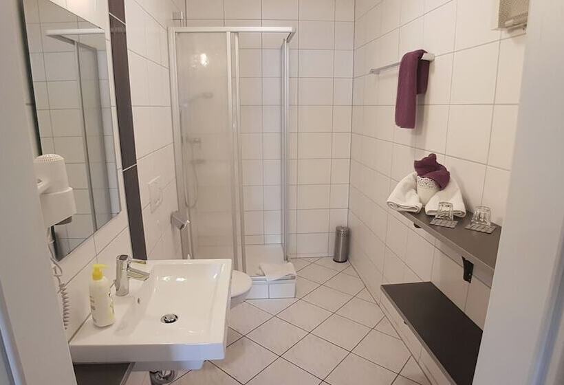 Пансион Boardinghouse Sinsheim Zentral Am Burgplatz