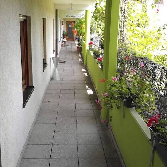 Пансион Boardinghouse Sinsheim Zentral Am Burgplatz