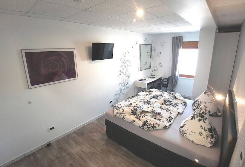 Пансион Boardinghouse Sinsheim Zentral Am Burgplatz