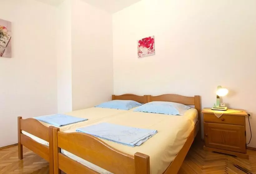 Apartment 1669