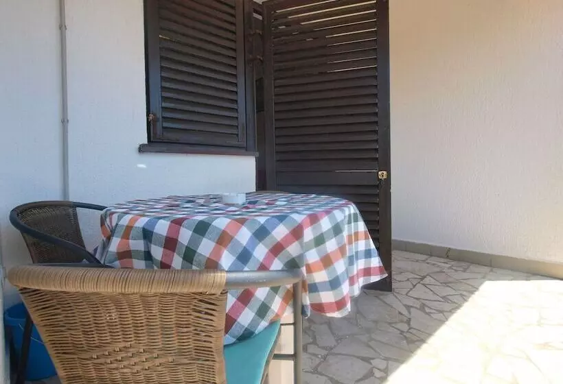 Apartment 1669