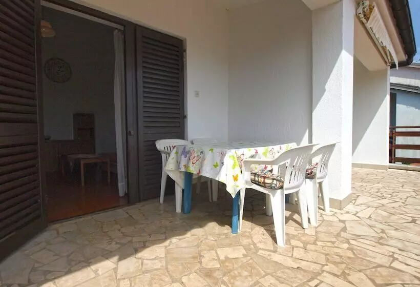Apartment 1669