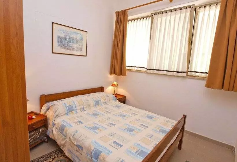Apartment Rov 894