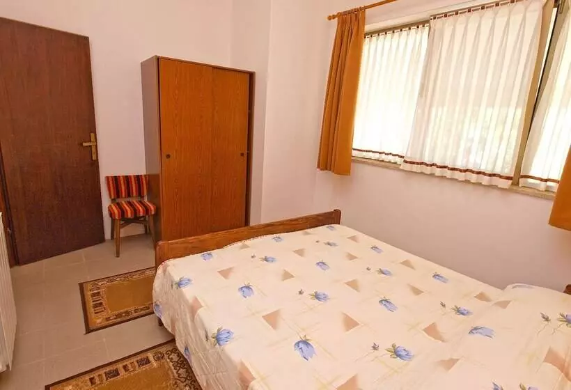 Apartment Rov 894