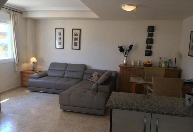 Beautiful Villa In Murcia With Pool Just 10m Away