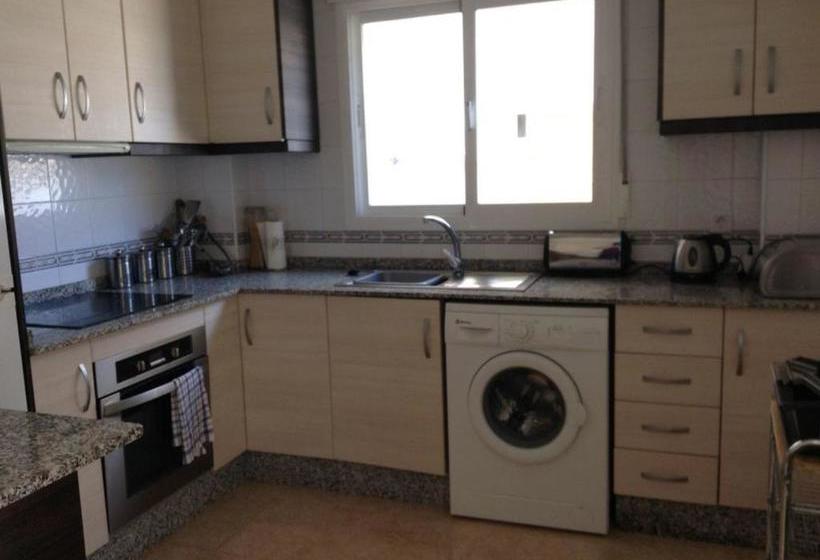 Beautiful Villa In Murcia With Pool Just 10m Away