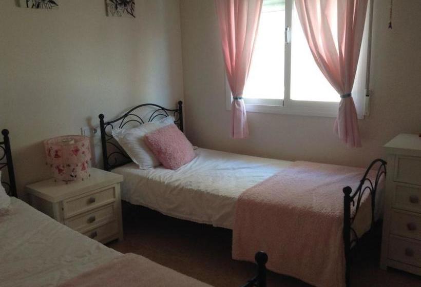 Beautiful Villa In Murcia With Pool Just 10m Away