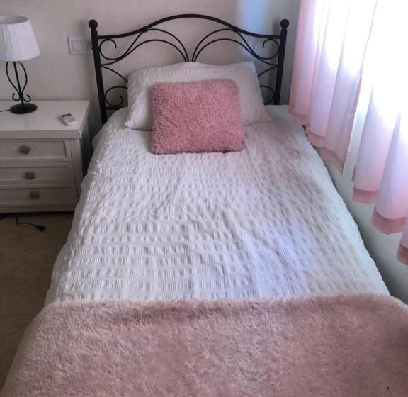 Beautiful Villa In Murcia With Pool Just 10m Away