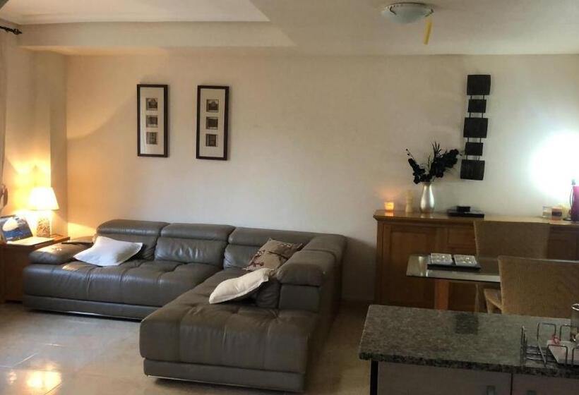 Beautiful Villa In Murcia With Pool Just 10m Away