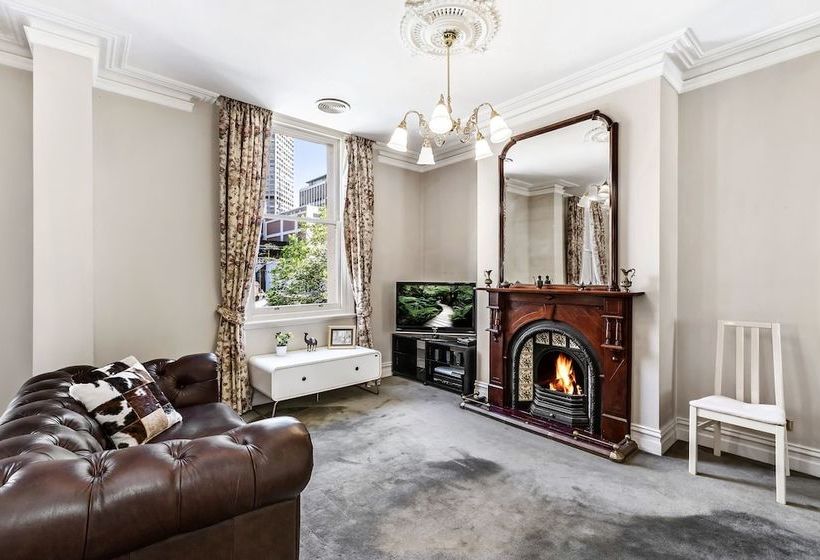 Hanna, 4bdr Melbourne Apartment