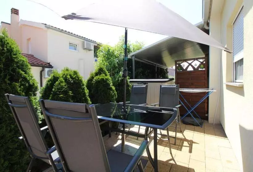 House Christian 1581