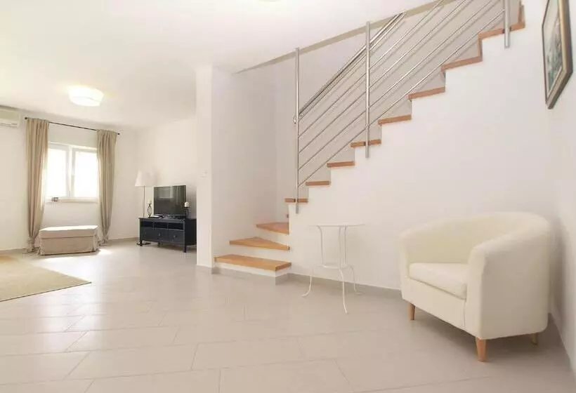 House Christian 1581