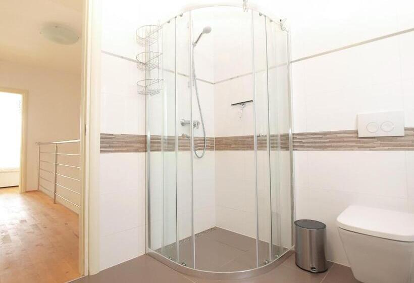 House Christian 1581